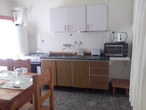 Ofen, Herdplatte, Wasserkocher, Toaster