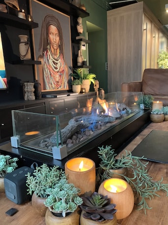 Interior. Loft for Rent , 10 min Walk From Tomorrowland