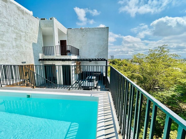 Outdoor pool - Cipres Apartments (Mazatlán)