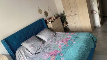 2 chambres, fer et planche Ă repasser, Wi-Fi, draps fournis