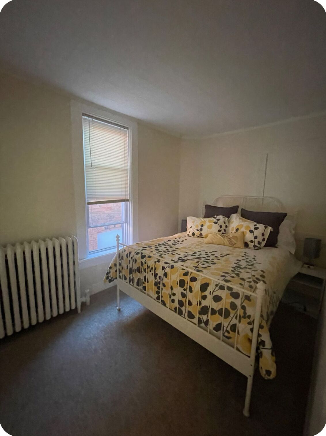 2 bedrooms, iron/ironing board, travel cot, WiFi