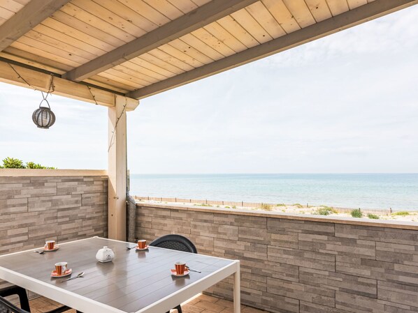 Outdoor dining - Rome's Beach House 1 by Interhome (Torvaianica)