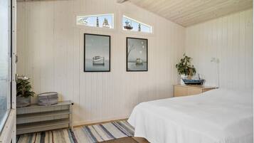 3 bedrooms, travel crib, free WiFi