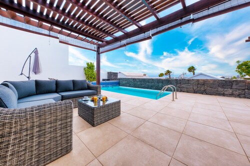 Villa Malolo - Private Pool and Jacuzzi By Lanzarote Vacation Homes
