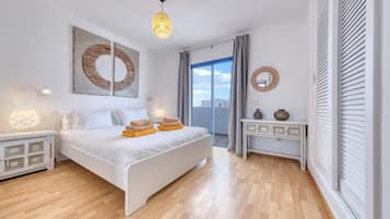 2 Schlafzimmer, Zimmersafe, Schreibtisch, Bügeleisen/Bügelbrett