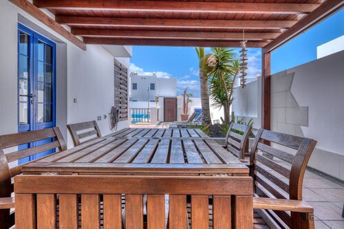 Playa Blanca Sunset - Private pool and BBQ By Lanzarote Vacation Homes