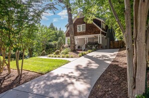 Exterior - Luxury South End Retreat w/ Hot Tub & 4 Bedrooms (Charlotte)