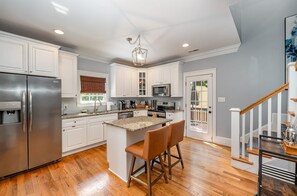 Fridge, microwave, oven, stovetop - Luxury South End Retreat w/ Hot Tub & 4 Bedrooms (Charlotte)