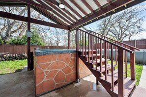 Property grounds - ARLINGTON ENTERTAINMENT DISTRICT RENTAL (Arlington)