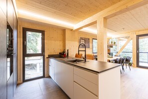 Fridge, microwave, oven, dishwasher - Superior Chalet # 14 with Sauna & Hot Tub (Turrach)