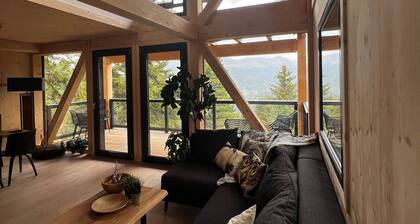 Superior Chalet # 14 with Sauna & Hot Tub