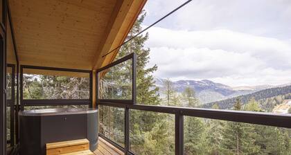 Superior Chalet # 16 with Sauna & Hot Tub