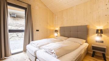 4 bedrooms, bed sheets