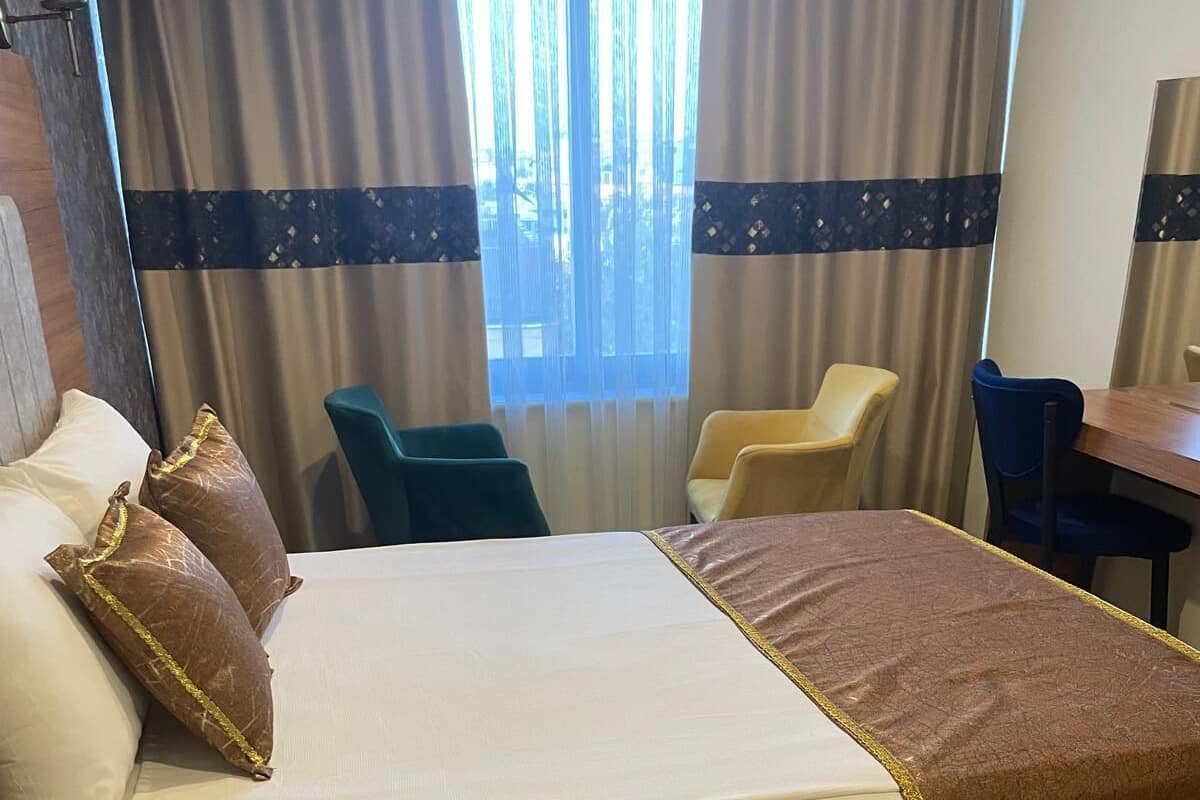 In-room safe, soundproofing, free WiFi