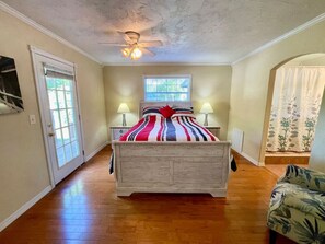 2 室のベッドルーム、WiFi (無料)、ベッドシーツ