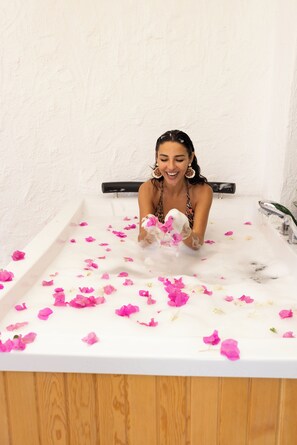 Shower, rainfall showerhead, hair dryer, bathrobes - KONT EXCLUSIVE  (Didim)