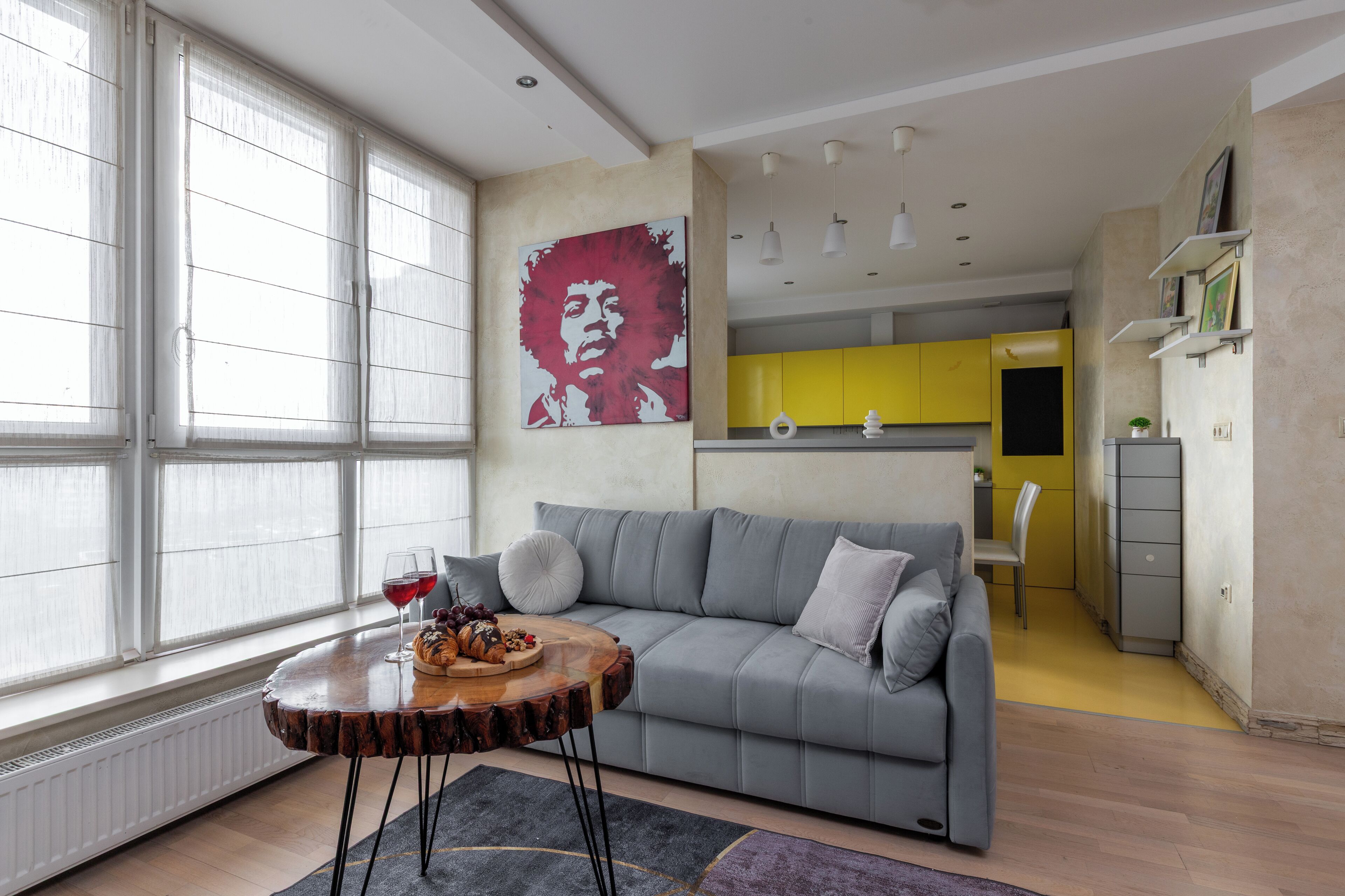 Leilighet – comfort | Oppholdsområde | En 42-tommers LCD-TV med digitale kanaler