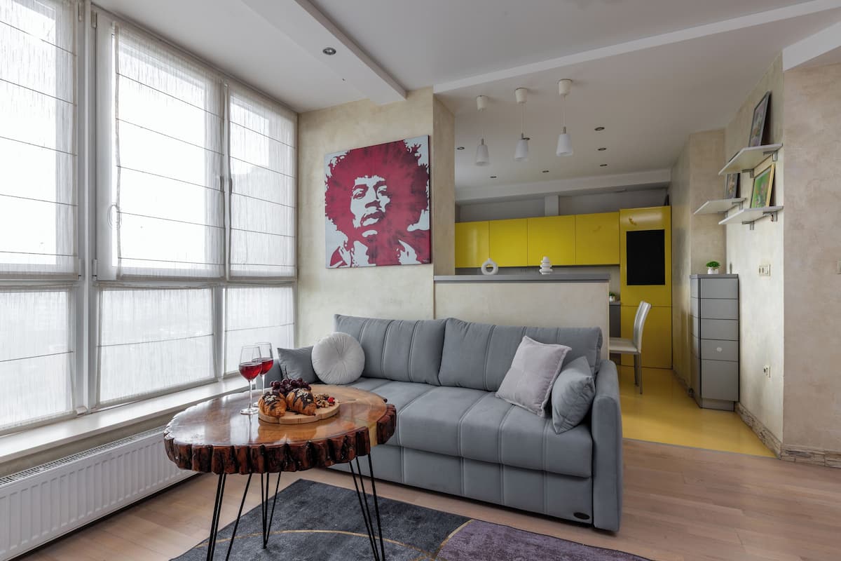 Appartement Confort | Coin séjour | Télévision LCD de 42 pouces avec chaßnes numériques