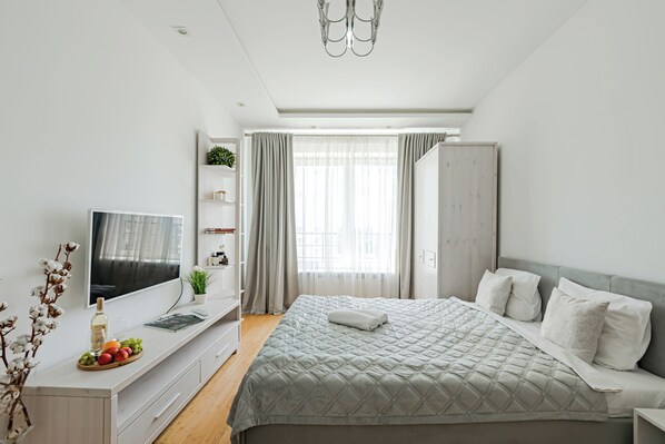 Comfort appartement | 1 slaapkamer, een bureau, een laptopwerkplek, verduisterende gordijnen