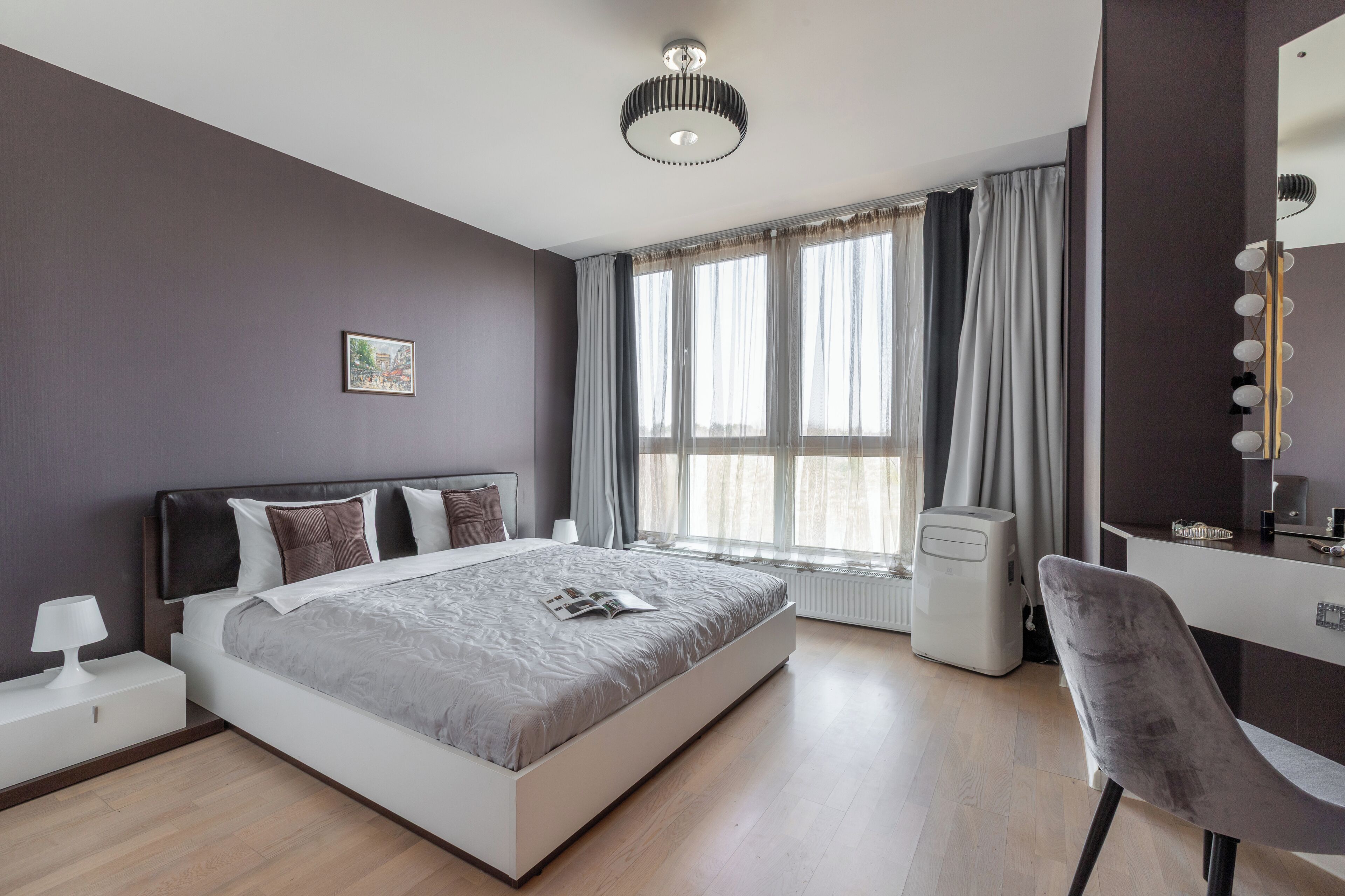 1 habitación, ropa de cama de alta calidad y escritorio 