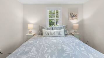 2 makuuhuonetta, silitysrauta/-lauta, ilmainen Wi-Fi, vuodevaatteet