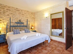 5 soverom, skrivebord, strykejern/-brett og wi-fi