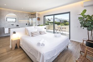 5 bedrooms, iron/ironing board, free WiFi, bed sheets