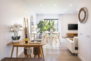 TV, fireplace - Villa Ayo  Pool  Sauna (Ferragudo)