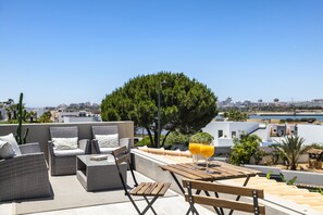Outdoor dining - Villa Ayo  Pool  Sauna (Ferragudo)