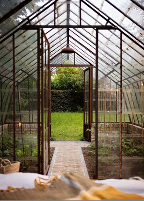 Apartment | 3 bedrooms - La Petite For t Antique Countryside Greenhouse (Asse)