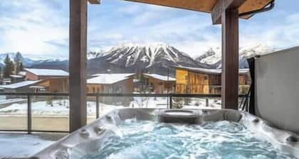 2 BDRM / 2 Bathroom / Family Area / Stunning Views