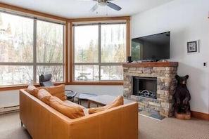 Televisión, chimenea