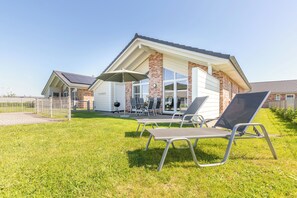 Terrace/patio - Ferienhaus Wolkenblick in Dagebüll für bis zu 4 Personen (Dagebüll)