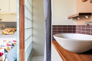 1 室のベッドルーム、アイロン / アイロン台、WiFi、ベッドシーツ