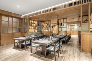 Daily self-service breakfast for a fee - YTL OuYue International Hotel (Wenzhou)