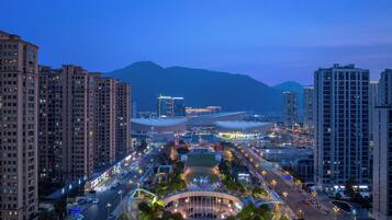 Minibar, desk, free WiFi, bed sheets