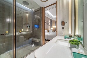 Shower, rainfall showerhead, free toiletries, hair dryer - YTL OuYue International Hotel (Wenzhou)