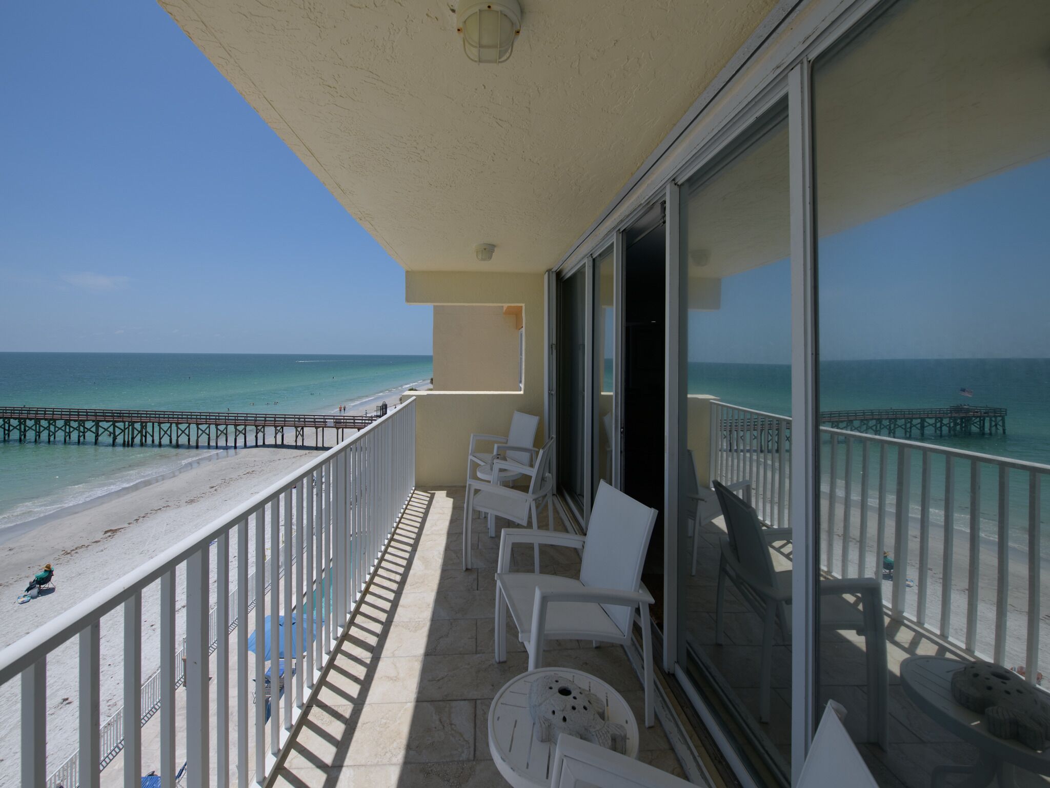 The Breakers 405 - Open-Concept Beachfront Condo
