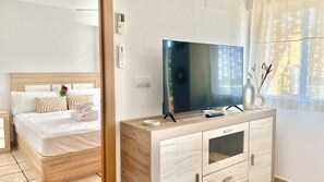 2 makuuhuonetta, silitysrauta/-lauta, ilmainen Wi-Fi, vuodevaatteet