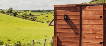 Cozy shepherds hut in the stunning village of Alfriston