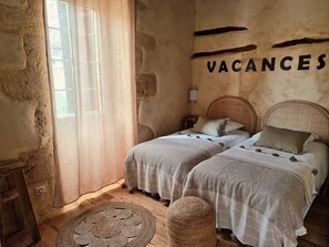 3 quartos, ferros/tábuas de passar roupa, Wi-Fi de cortesia