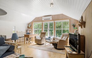 TV, fireplace, DVD player - 3 bedroom awesome home in Hurup Thy (Hurup Thy)