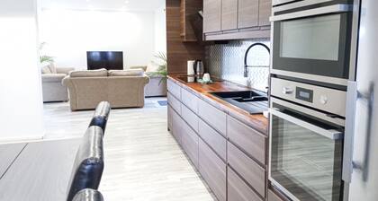 Familjevänligt och Mysigt hus vid Göta Kanalen, Nära Motala Centrum