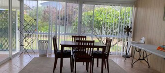 Cottage. 5 mins from beach and lake.