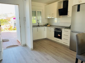 Fridge, microwave, oven, dishwasher - Apartamento Torrox Park con vistas al Mar (Torrox)