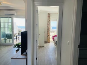 2 室のベッドルーム、アイロン / アイロン台、WiFi (無料)、ベッドシーツ