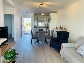 TV, fireplace - Apartamento Torrox Park con vistas al Mar (Torrox)