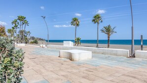 On the beach - Modern renovated apartment near beach, 1 bedroom (Estepona)
