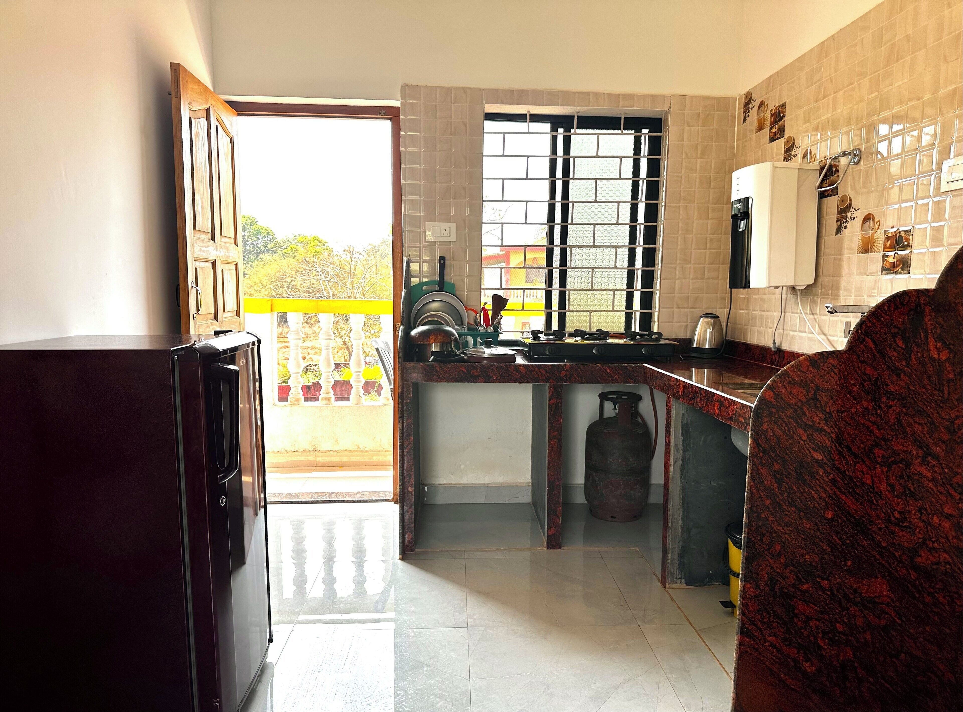 標準公寓, 花園景 | 私人廚房 | 雪櫃、廚房用具/餐具/器皿、冰箱