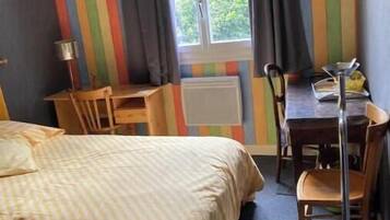 2 chambres, bureau, accès Internet, draps fournis